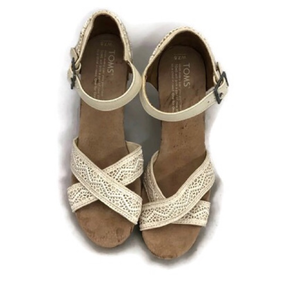 TOMS IVORY LACE WEDGES 7.5